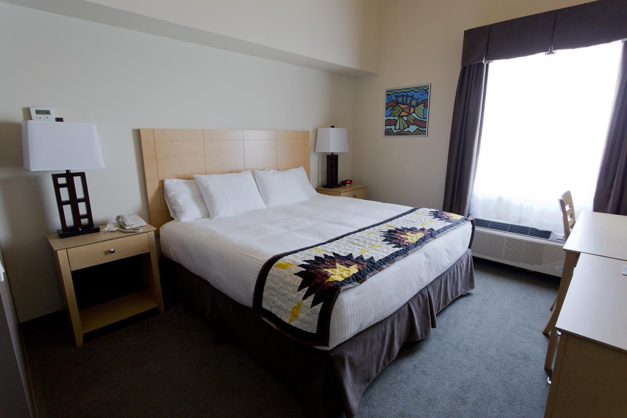 Little Current Manitoulin Hotel And Conference Centre المظهر الخارجي الصورة
