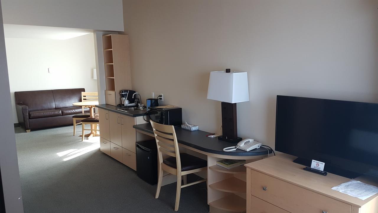 Little Current Manitoulin Hotel And Conference Centre المظهر الخارجي الصورة